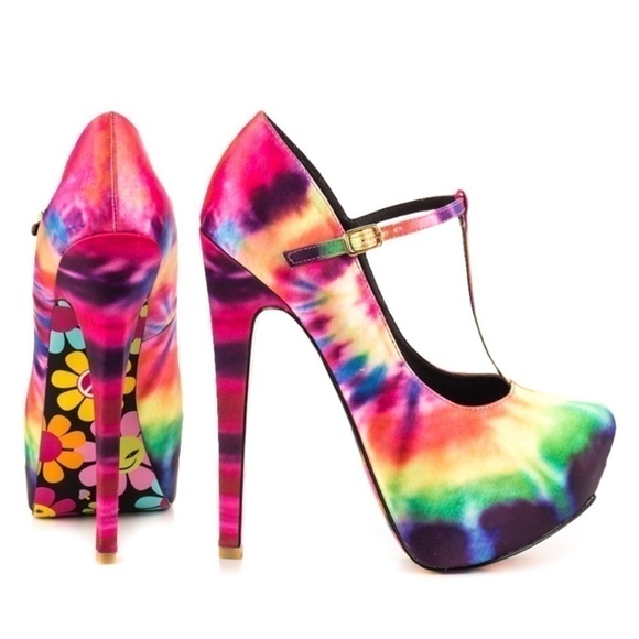Taylor says stiletto, to die for! Colorful ,platform high heels. Silky fabric. - Picture 1 of 2